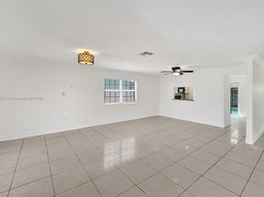 9950 SW 12th St, Pembroke Pines FL 33025