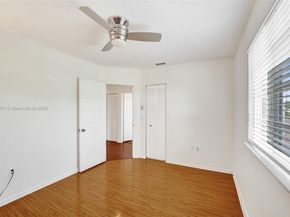 9950 SW 12th St, Pembroke Pines FL 33025