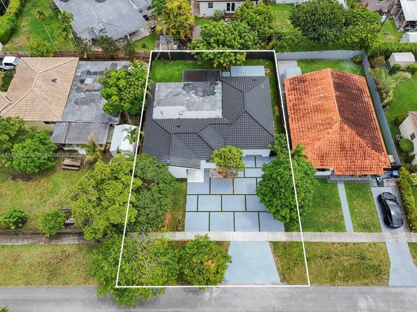 6820 SW 28th Ter, Miami FL 33155
