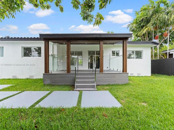 6820 SW 28th Ter, Miami FL 33155