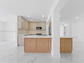 6820 SW 28th Ter, Miami FL 33155