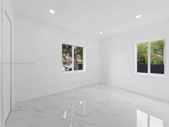 6820 SW 28th Ter, Miami FL 33155
