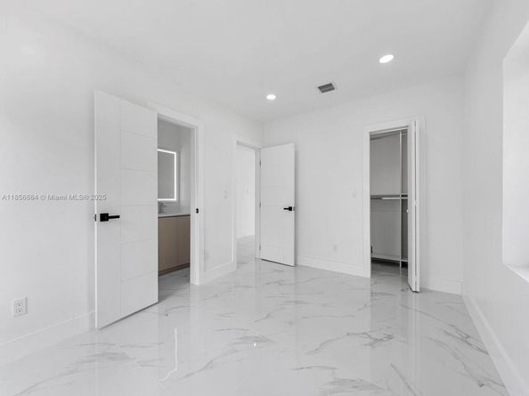 6820 SW 28th Ter, Miami FL 33155