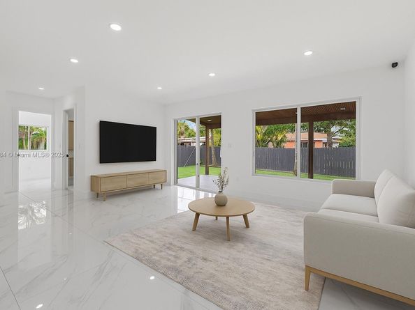 6820 SW 28th Ter, Miami FL 33155