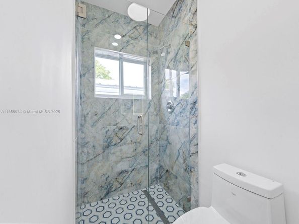6820 SW 28th Ter, Miami FL 33155