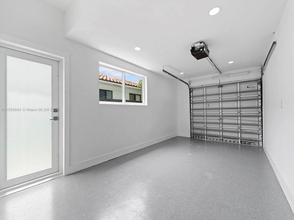 6820 SW 28th Ter, Miami FL 33155