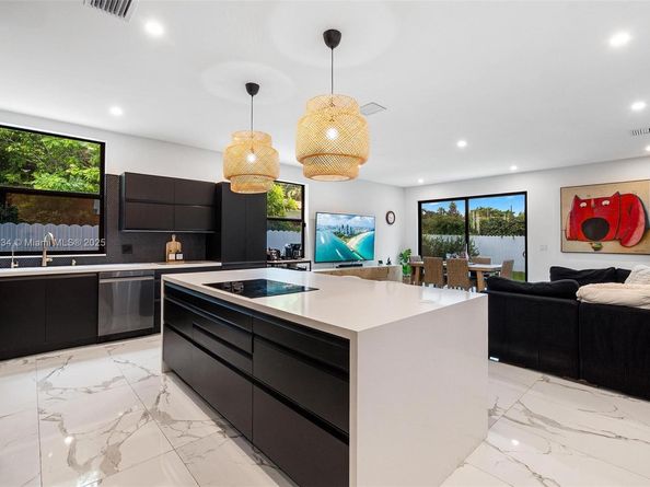 2320 SW 14th St, Miami FL 33145