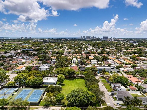 2320 SW 14th St, Miami FL 33145