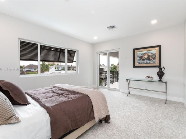 3740 NE 29th Ave, Lighthouse Point FL 33064