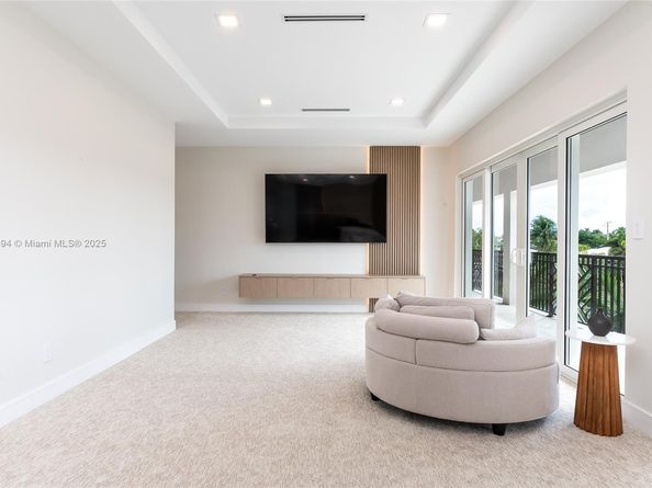 3740 NE 29th Ave, Lighthouse Point FL 33064