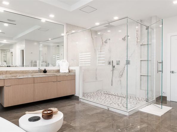 3740 NE 29th Ave, Lighthouse Point FL 33064