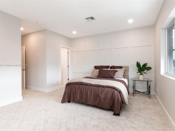 3740 NE 29th Ave, Lighthouse Point FL 33064