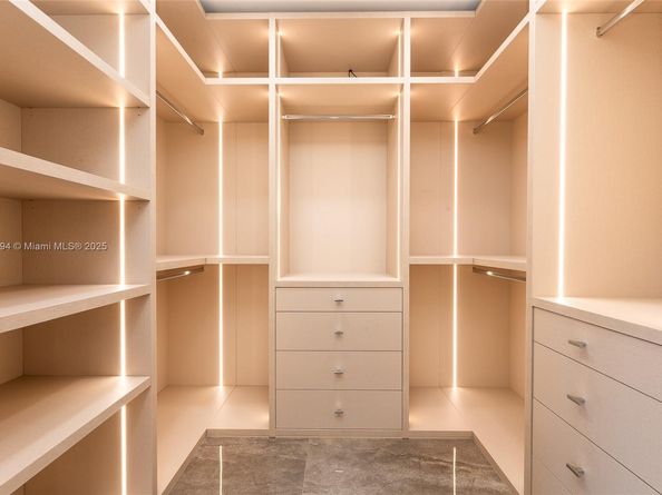 3740 NE 29th Ave, Lighthouse Point FL 33064