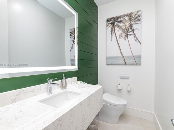 3740 NE 29th Ave, Lighthouse Point FL 33064