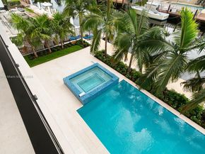 3740 NE 29th Ave, Lighthouse Point FL 33064