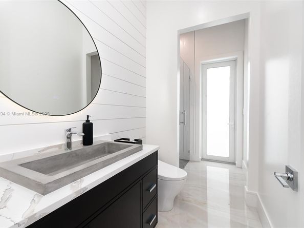 3740 NE 29th Ave, Lighthouse Point FL 33064