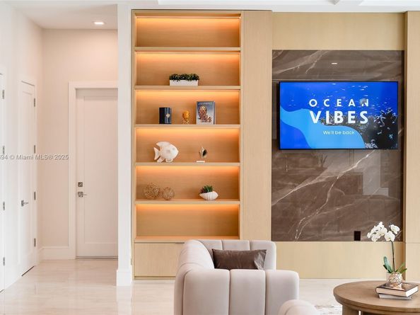 3740 NE 29th Ave, Lighthouse Point FL 33064