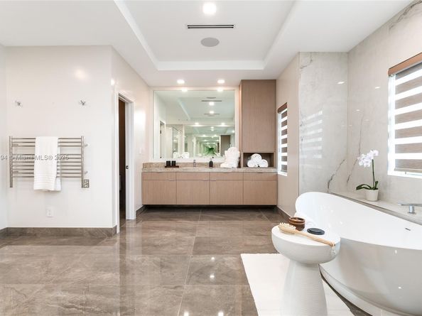 3740 NE 29th Ave, Lighthouse Point FL 33064