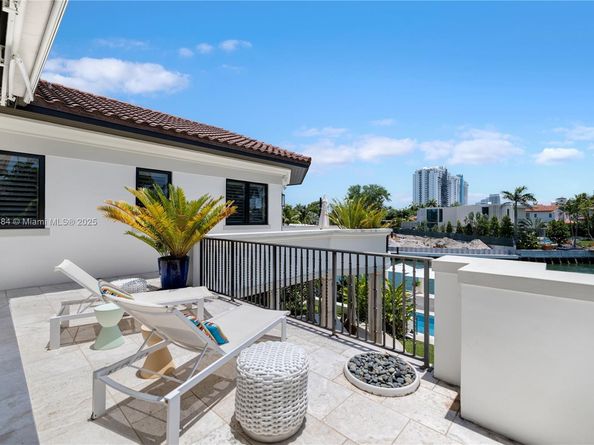 1818 W 23rd St, Miami Beach FL 33140