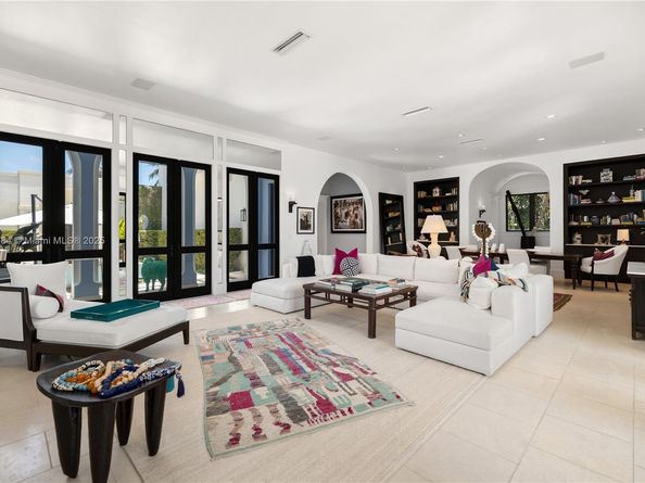 1818 W 23rd St, Miami Beach FL 33140