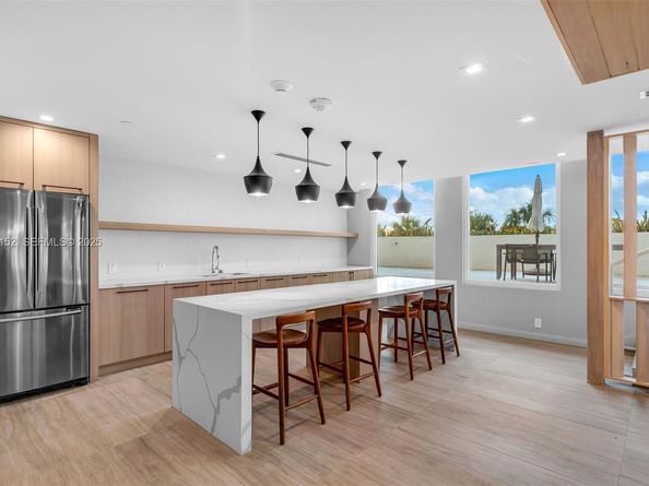 3411 Indian Creek Dr 402, Miami Beach FL 33140