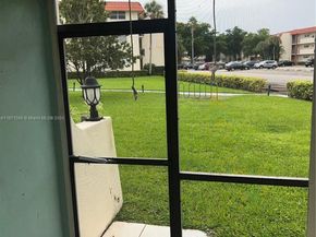 9720 S Hollybrook Lake Dr 101, Pembroke Pines FL 33025