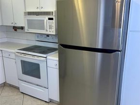 9720 S Hollybrook Lake Dr 101, Pembroke Pines FL 33025