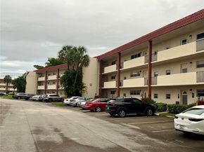 9720 S Hollybrook Lake Dr 101, Pembroke Pines FL 33025