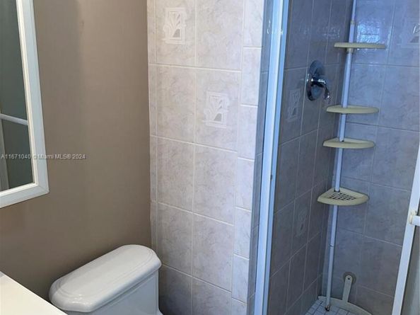 9720 S Hollybrook Lake Dr 101, Pembroke Pines FL 33025