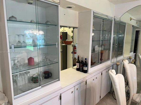 9720 S Hollybrook Lake Dr 101, Pembroke Pines FL 33025