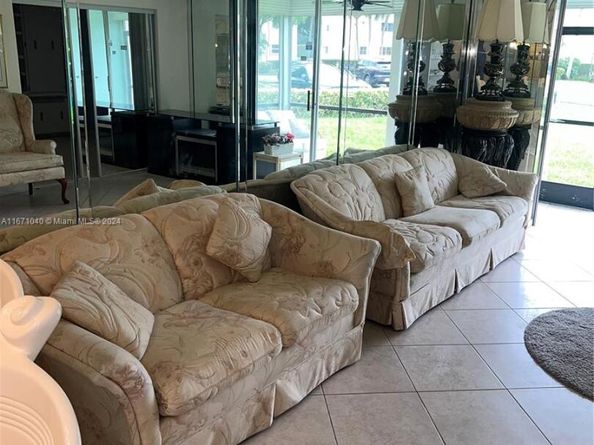 9720 S Hollybrook Lake Dr 101, Pembroke Pines FL 33025
