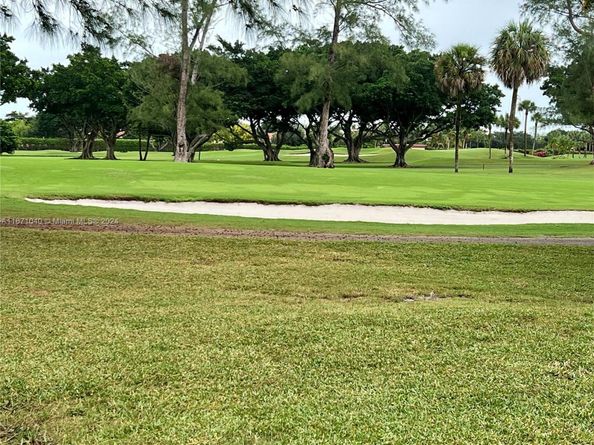 9720 S Hollybrook Lake Dr 101, Pembroke Pines FL 33025