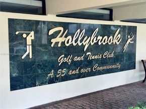 9720 S Hollybrook Lake Dr 101, Pembroke Pines FL 33025