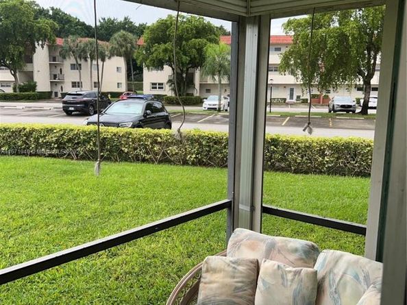 9720 S Hollybrook Lake Dr 101, Pembroke Pines FL 33025