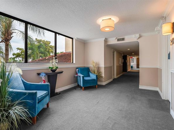 106 Lake Emerald Dr 210, Oakland Park FL 33309