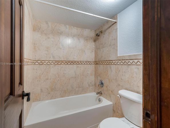 106 Lake Emerald Dr 210, Oakland Park FL 33309