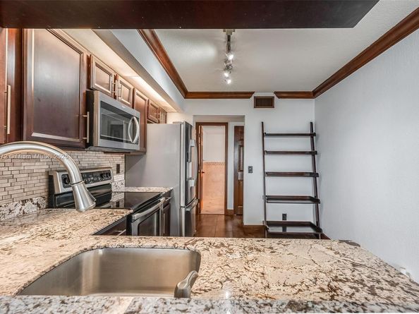 106 Lake Emerald Dr 210, Oakland Park FL 33309