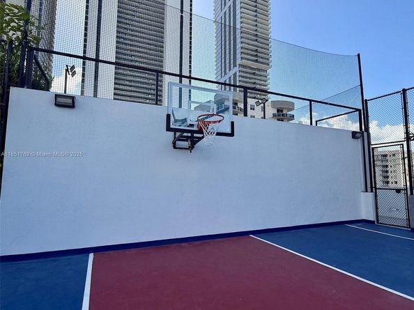 700 NE 24th St 606, Miami FL 33137