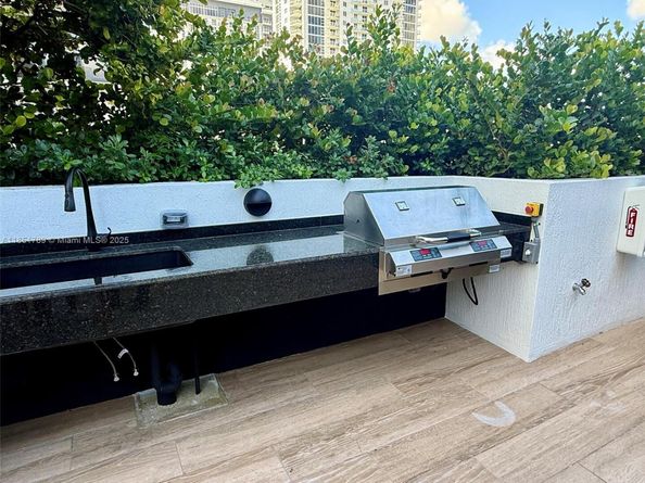 700 NE 24th St 606, Miami FL 33137