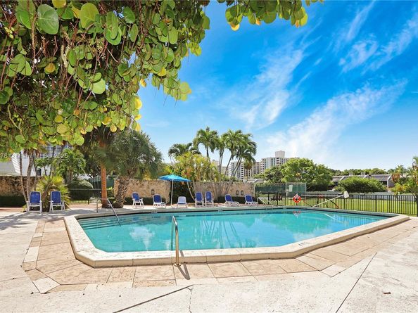 210 Sea View Dr 207, Key Biscayne FL 33149