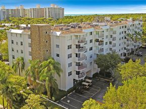 210 Sea View Dr 207, Key Biscayne FL 33149