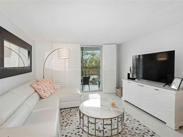 210 Sea View Dr 207, Key Biscayne FL 33149