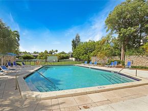 210 Sea View Dr 207, Key Biscayne FL 33149