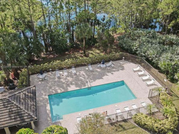 2540 Egret Lake Dr, Green Acres FL 33413