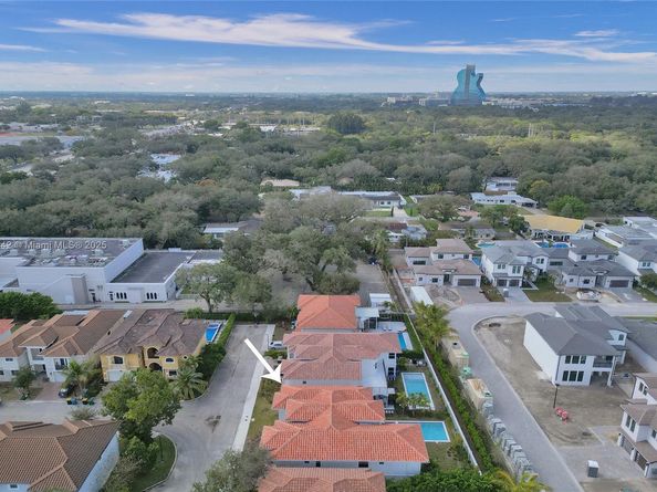 3527 Forest View Cir, Dania Beach FL 33312
