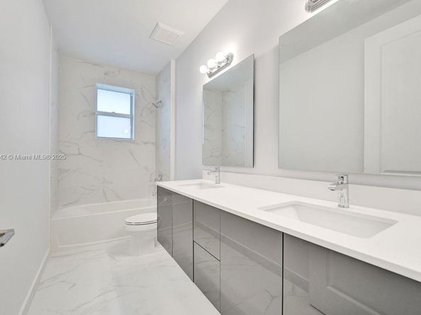 3527 Forest View Cir, Dania Beach FL 33312