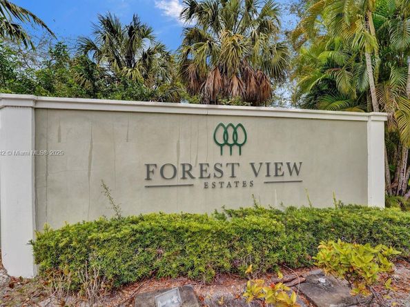 3527 Forest View Cir, Dania Beach FL 33312