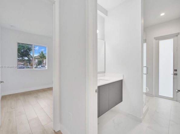 3527 Forest View Cir, Dania Beach FL 33312