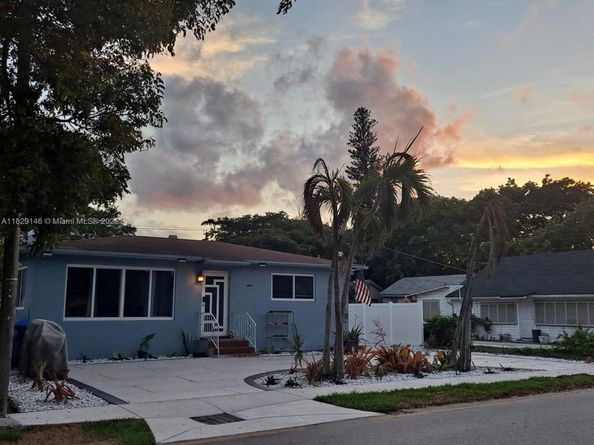 2242 Polk St, Hollywood FL 33020