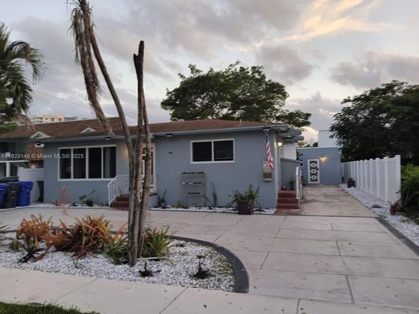 2242 Polk St, Hollywood FL 33020